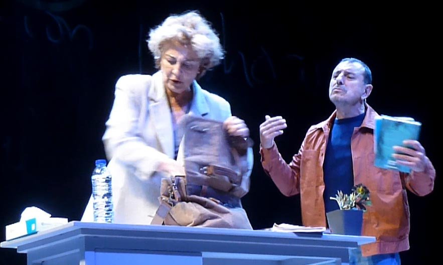 ESCENAS profesora 51 b